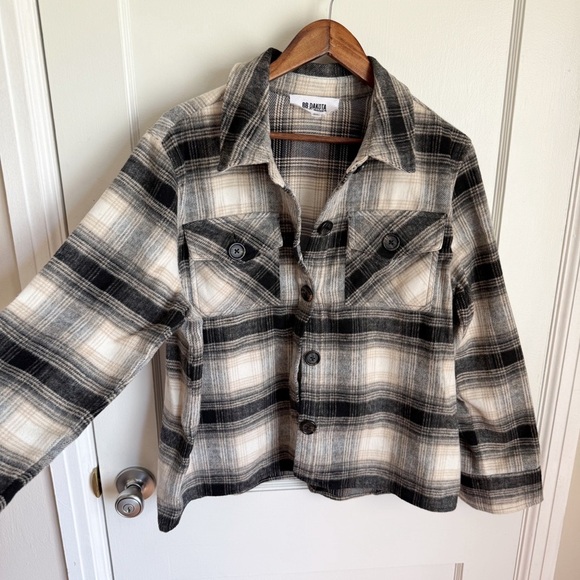 Steve Madden Plaid Button Down Shacket - Picture 2 of 8